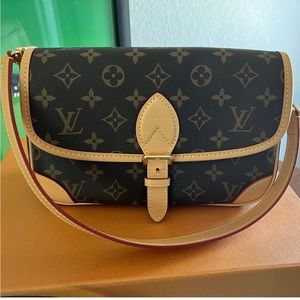 New, Louis Vuitton Shoulder/Crossbody